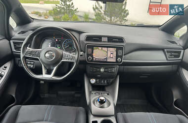 Хэтчбек Nissan Leaf 2021 в 