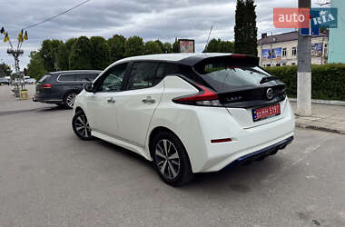 Хэтчбек Nissan Leaf 2021 в 