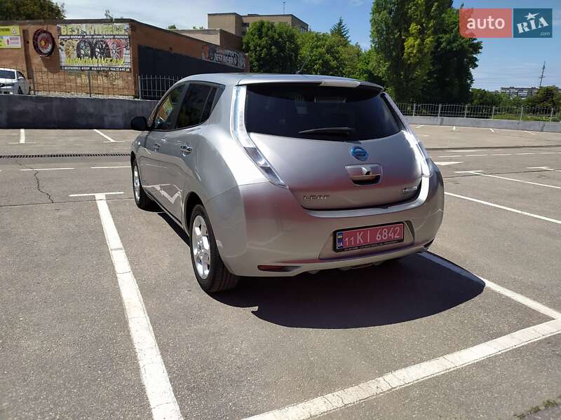 Хетчбек Nissan Leaf 2015 в Кропивницькому