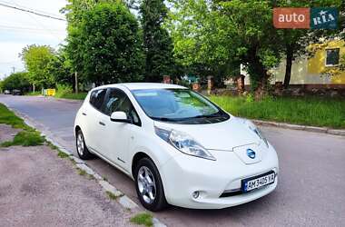 Хетчбек Nissan Leaf 2011 в 