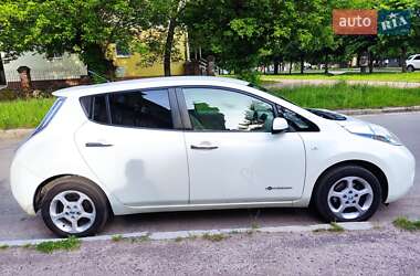 Хетчбек Nissan Leaf 2011 в 