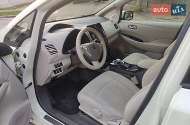 Хетчбек Nissan Leaf 2011 в 