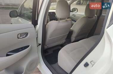 Хетчбек Nissan Leaf 2011 в 