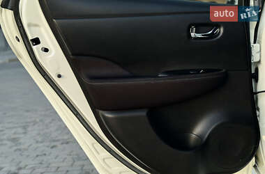 Хетчбек Nissan Leaf 2020 в 