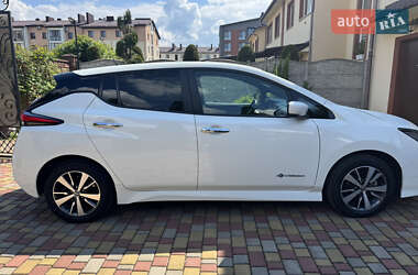 Хэтчбек Nissan Leaf 2019 в 