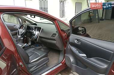Хэтчбек Nissan Leaf 2015 в 