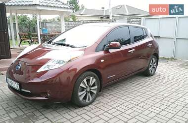 Хэтчбек Nissan Leaf 2015 в 