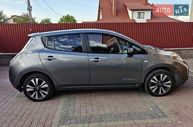 Хэтчбек Nissan Leaf 2015 в 