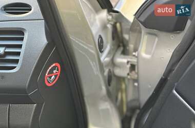 Хэтчбек Nissan Leaf 2014 в 