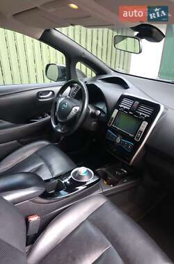Хэтчбек Nissan Leaf 2016 в 