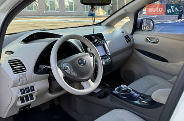 Хэтчбек Nissan Leaf 2012 в 