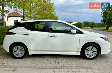 Хэтчбек Nissan Leaf 2021 в 