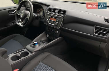 Хэтчбек Nissan Leaf 2021 в 