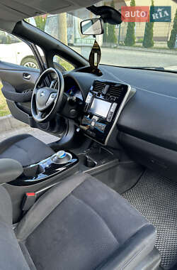 Хэтчбек Nissan Leaf 2014 в 