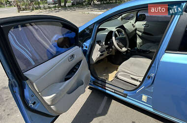 Хэтчбек Nissan Leaf 2014 в 