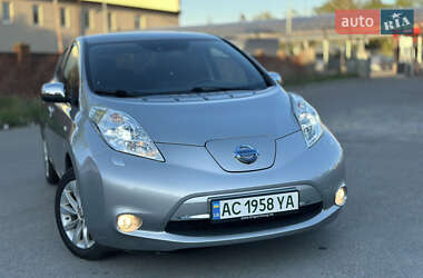 Хэтчбек Nissan Leaf 2013 в 