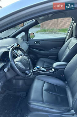 Хэтчбек Nissan Leaf 2013 в 