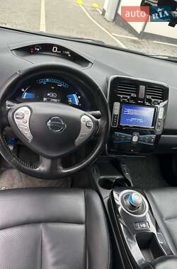 Хэтчбек Nissan Leaf 2013 в 
