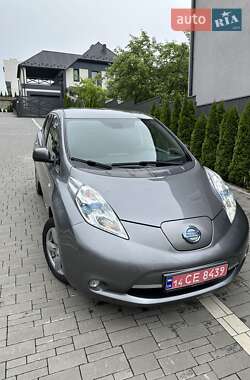 Хэтчбек Nissan Leaf 2013 в 