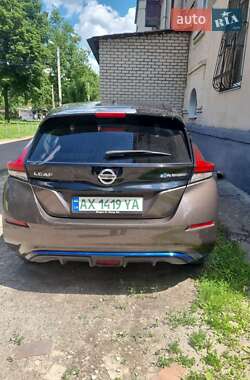 Хетчбек Nissan Leaf 2018 в 