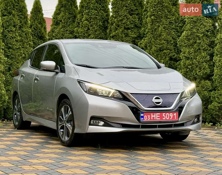 Хэтчбек Nissan Leaf 2020 в 