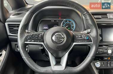 Хэтчбек Nissan Leaf 2018 в 