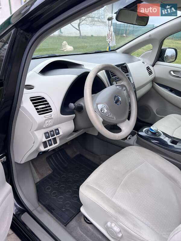 Хэтчбек Nissan Leaf 2012 в Ивано-Франковске