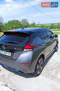 Хэтчбек Nissan Leaf 2019 в 