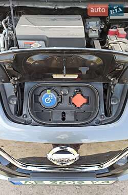 Хэтчбек Nissan Leaf 2019 в 