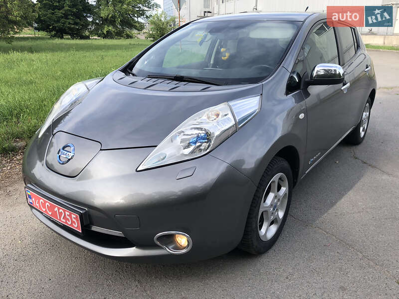 Хетчбек Nissan Leaf 2013 в Дніпрі