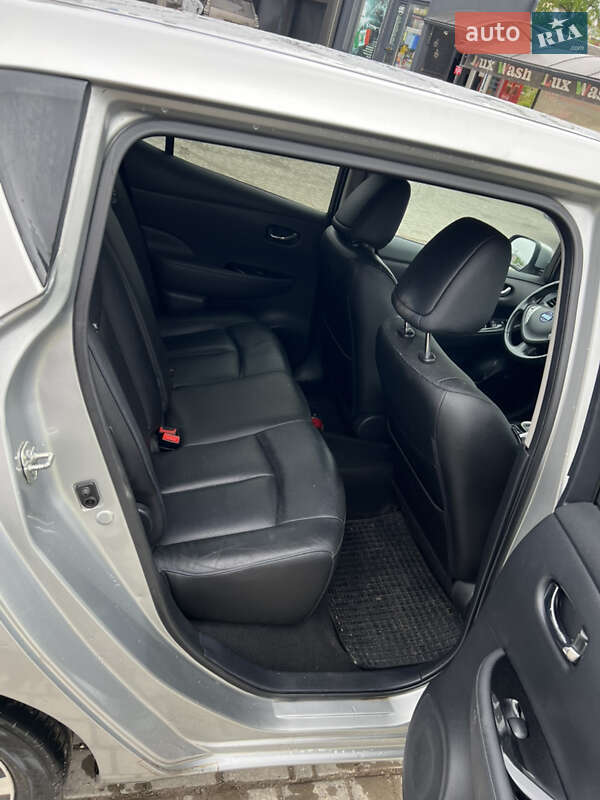 Хэтчбек Nissan Leaf 2013 в Каменец-Подольском