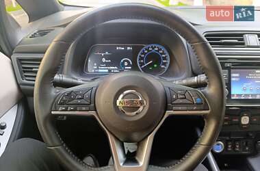 Хетчбек Nissan Leaf 2018 в 
