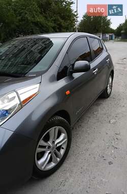 Хэтчбек Nissan Leaf 2015 в Днепре