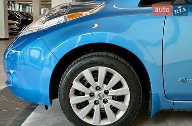 Хетчбек Nissan Leaf 2013 в 