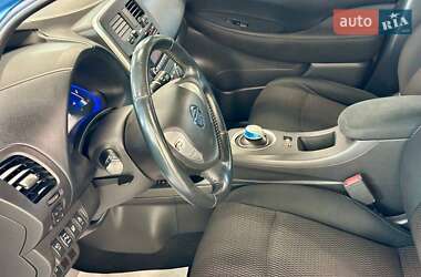 Хетчбек Nissan Leaf 2013 в 