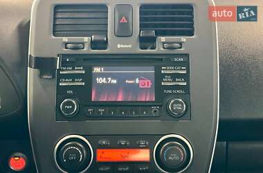 Хетчбек Nissan Leaf 2013 в 