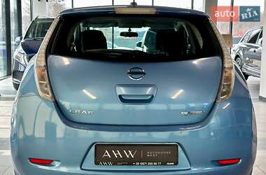 Хетчбек Nissan Leaf 2013 в 