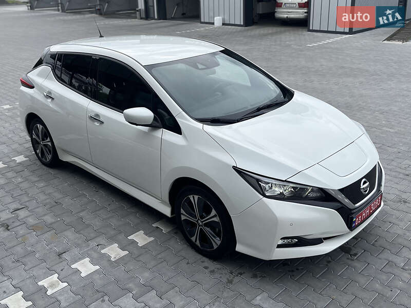 Хэтчбек Nissan Leaf 2020 в Владимире