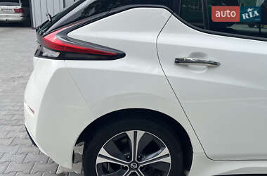 Хетчбек Nissan Leaf 2020 в 