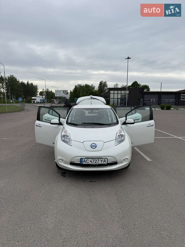 Хетчбек Nissan Leaf 2016 в Ковелі