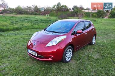 Хетчбек Nissan Leaf 2013 в 