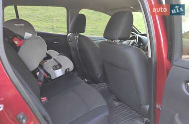 Хетчбек Nissan Leaf 2013 в 