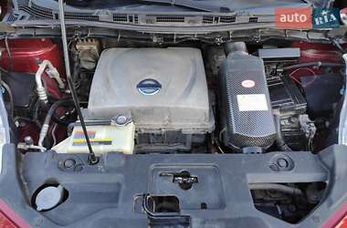 Хетчбек Nissan Leaf 2013 в 