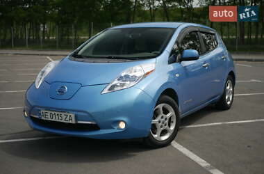 Хэтчбек Nissan Leaf 2011 в Днепре