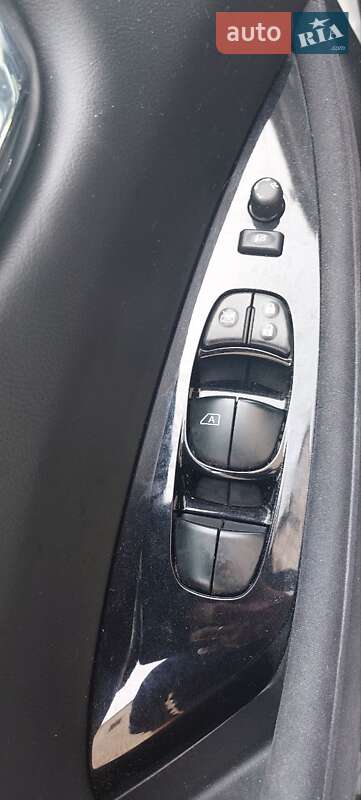 Хэтчбек Nissan Leaf 2017 в Киеве