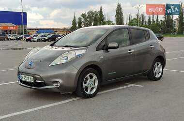 Хетчбек Nissan Leaf 2013 в 