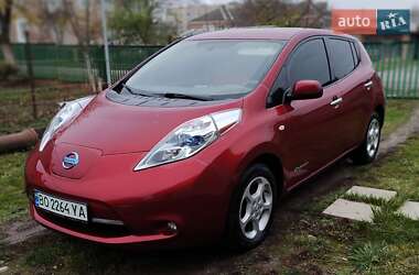 Хэтчбек Nissan Leaf 2012 в 