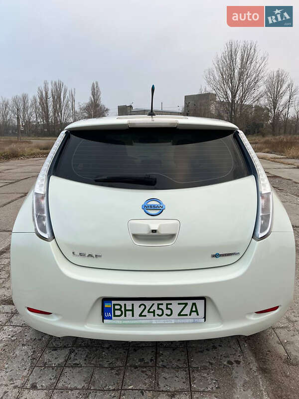 Хэтчбек Nissan Leaf 2012 в Белгороде-Днестровском