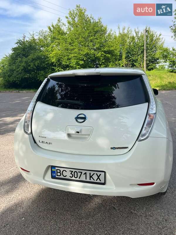 Хетчбек Nissan Leaf 2015 в Рава-Руській