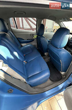 Хэтчбек Nissan Leaf 2012 в 